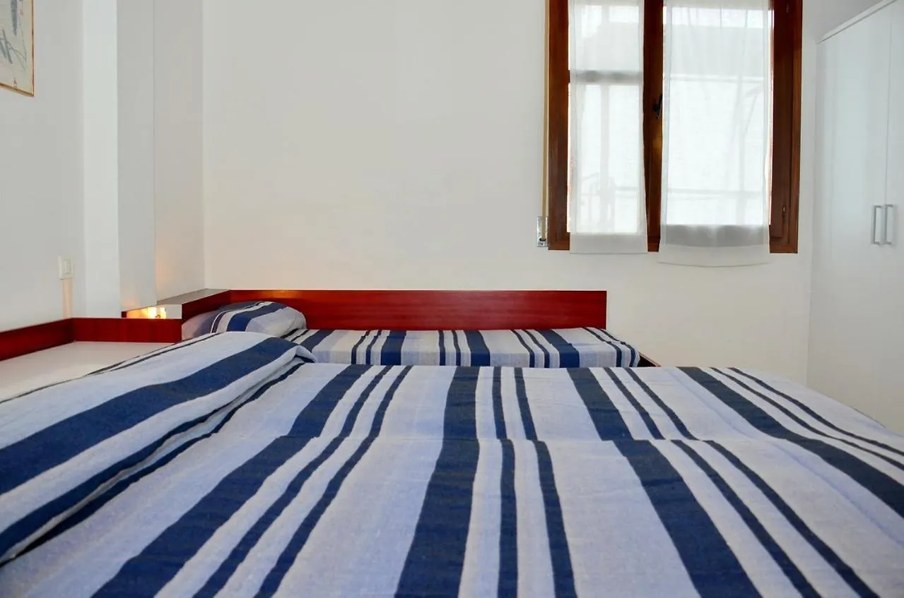 Beachfront Two-Room Apartment For 5 Guests Bibione Italy
