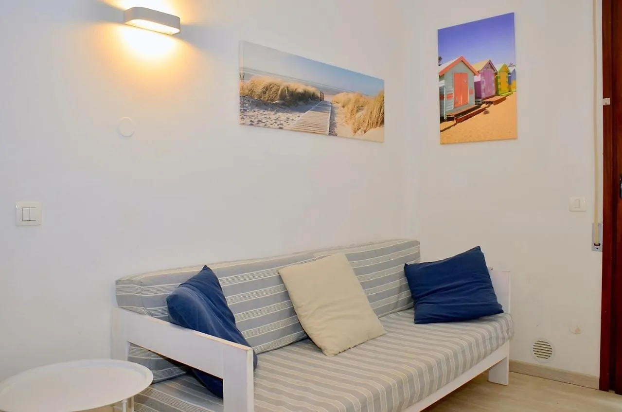 Beachfront Two-Room Apartment For 5 Guests Bibione Italy