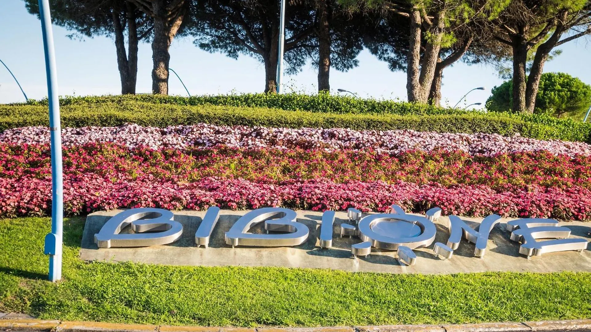 Beachfront Two-Room Apartment For 5 Guests Bibione Italy